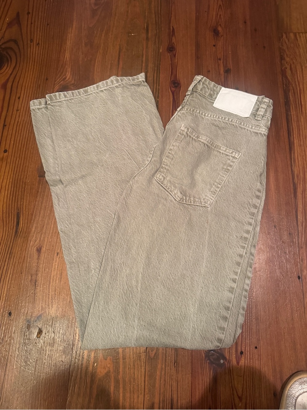 Women’s ZARA Relaxed Fit Jeans in Light MOSS green